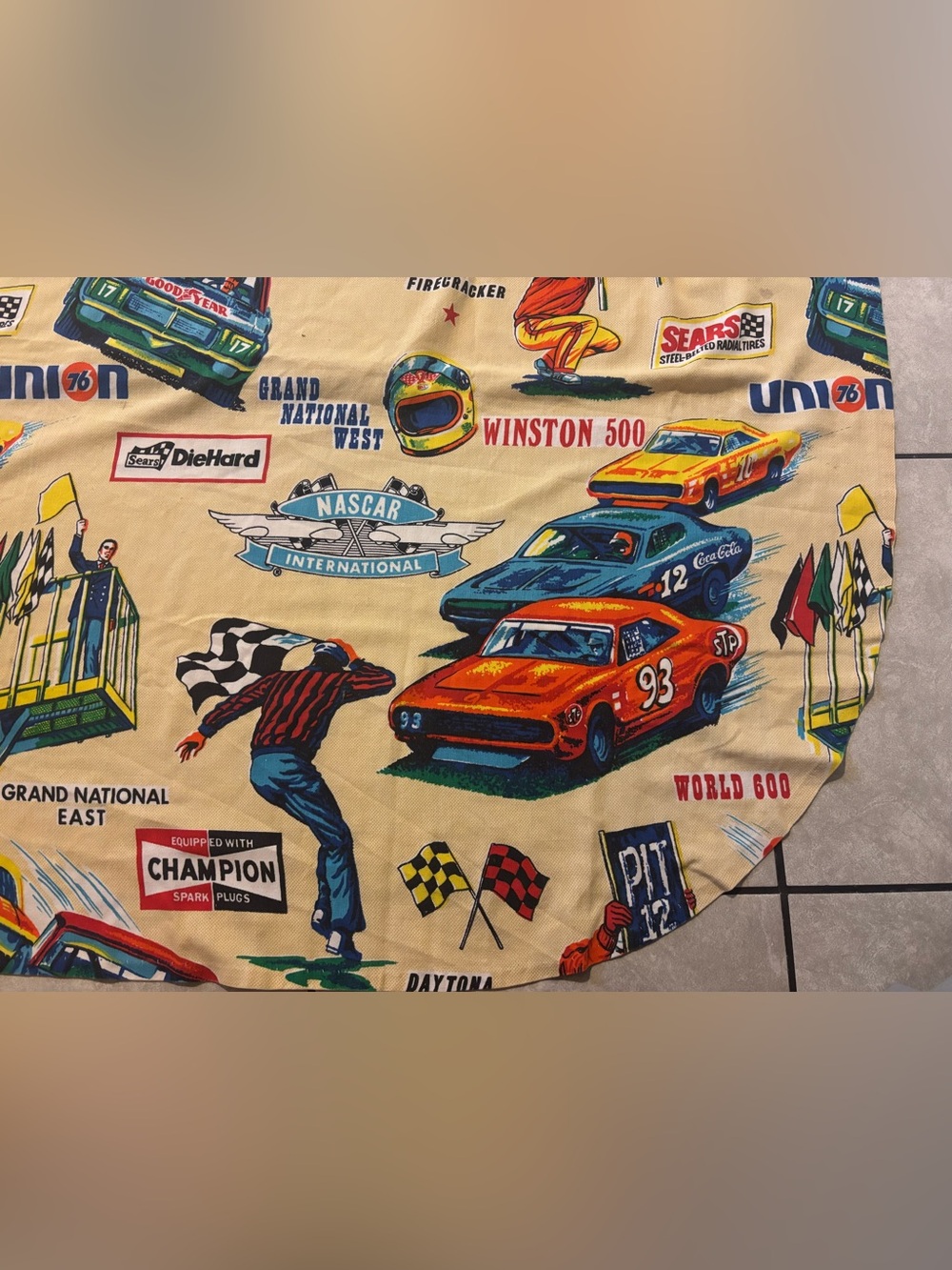 Vintage 1970s Sears Perma-Prest NASCAR Winston 500/Daytona Firecracker Fabric - Picture 5 of 14